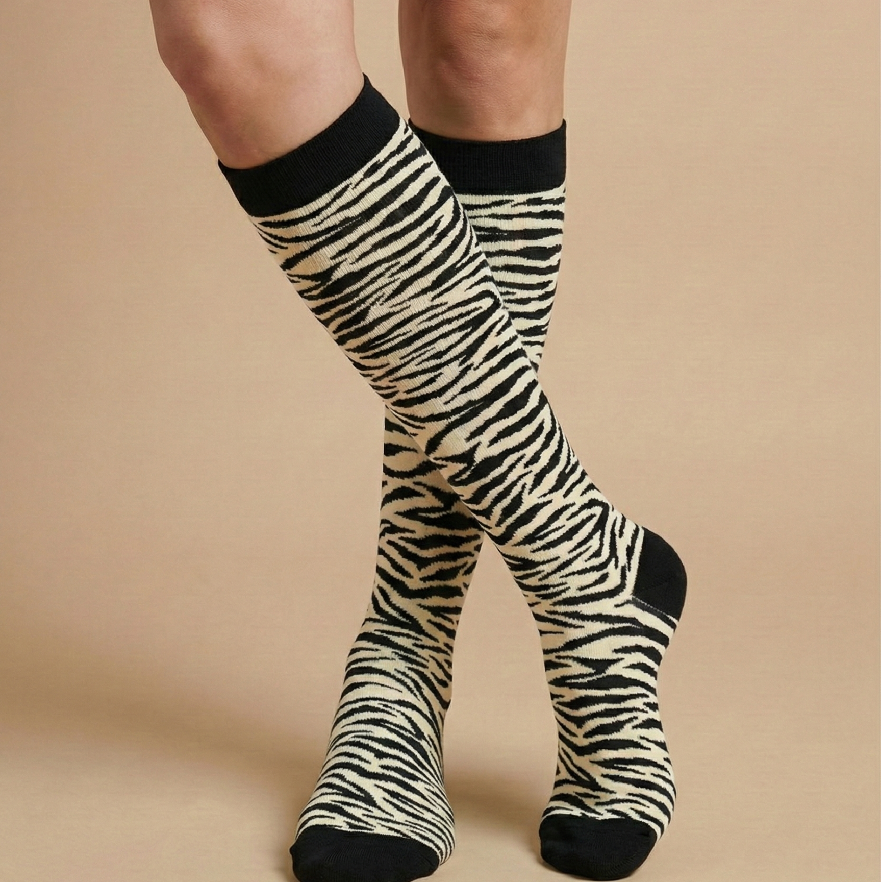 جوارب خطوط الحمار الوحشي