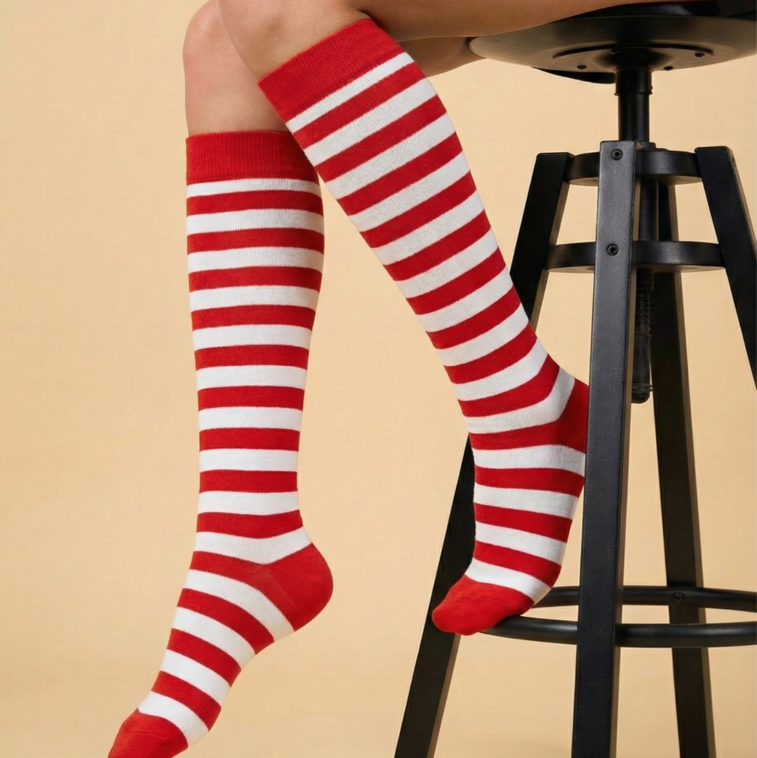 جوارب الأحمر والأبيض