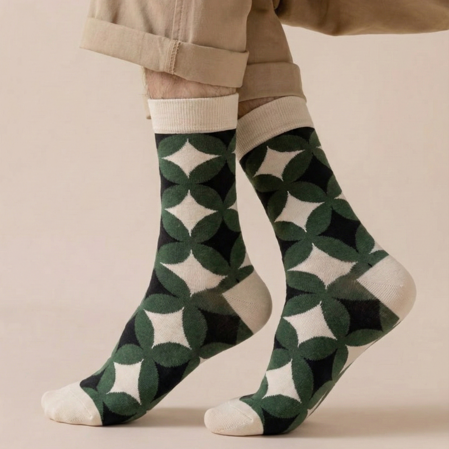 جوارب قطن فاخرة باللون الزيتي