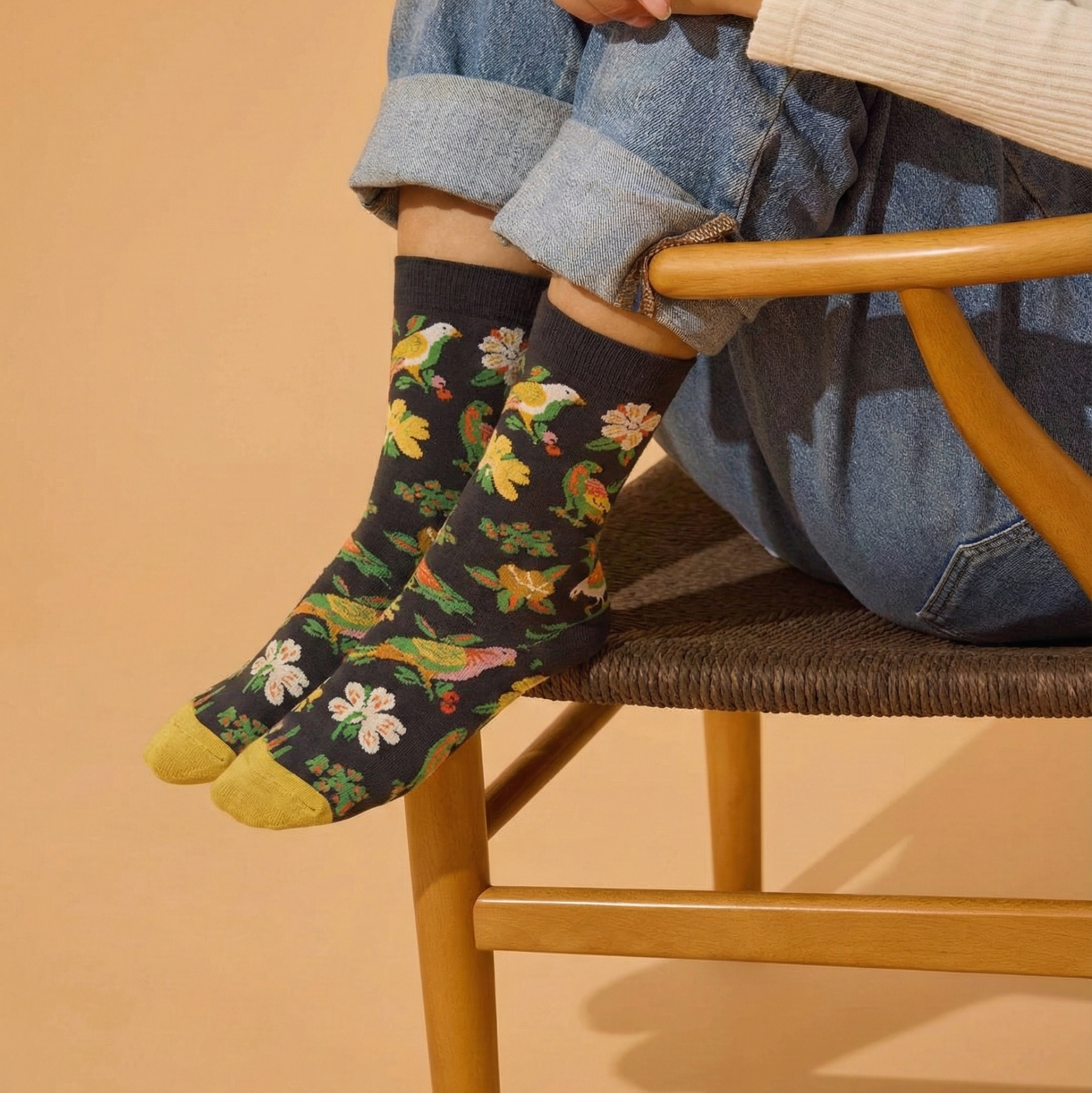 جوارب الورد الملون