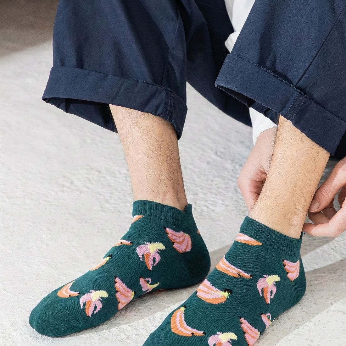 جوارب الموز الزهري