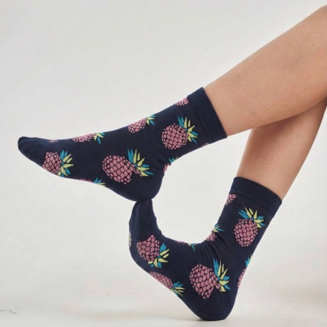 جوارب الأناناس الزهري