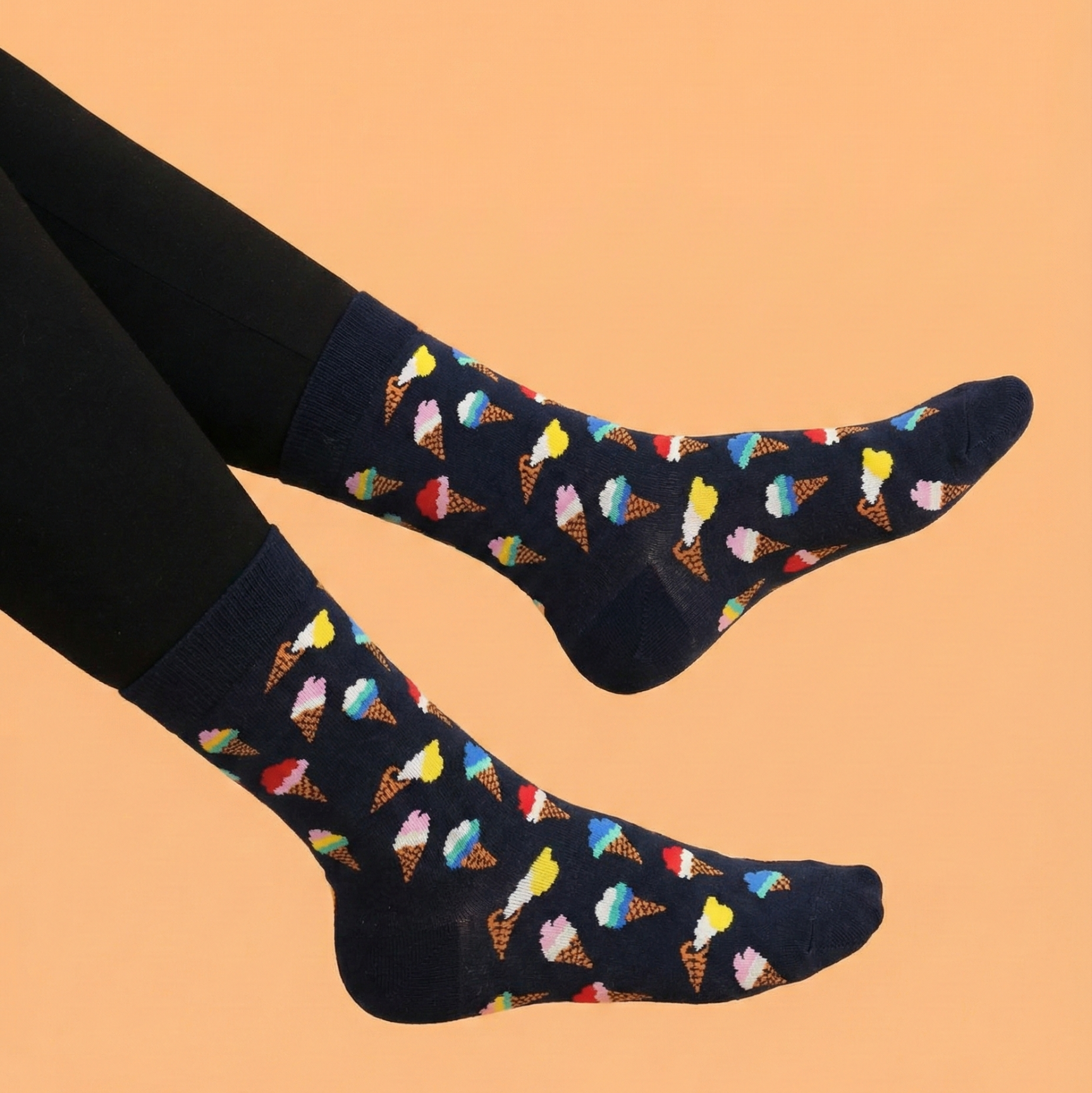 جوارب آيس كريم مريحة ملونة بتصميم آيس كريم، تناسب كافة الأذواق والمناسبات.