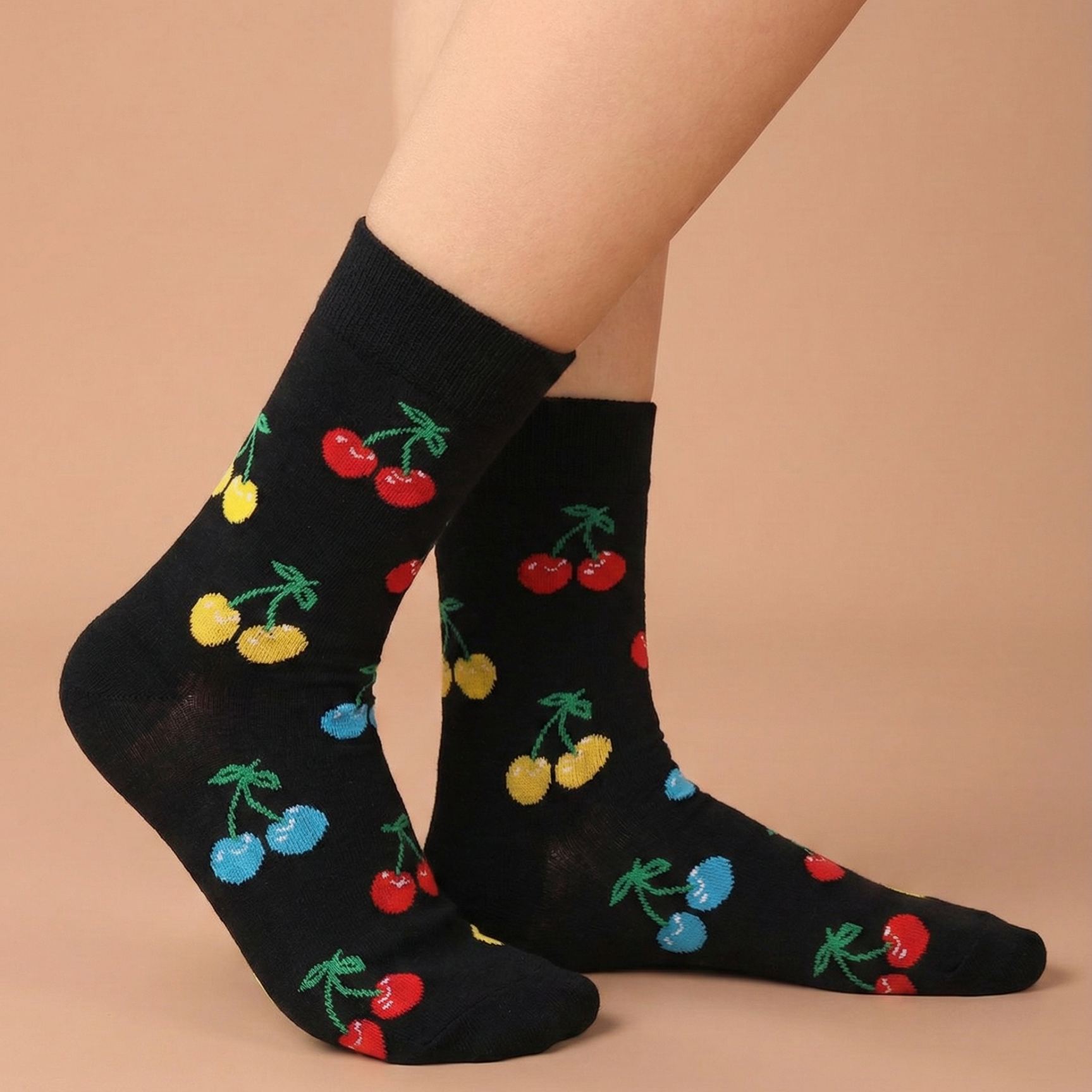 جوارب الكرز الملون