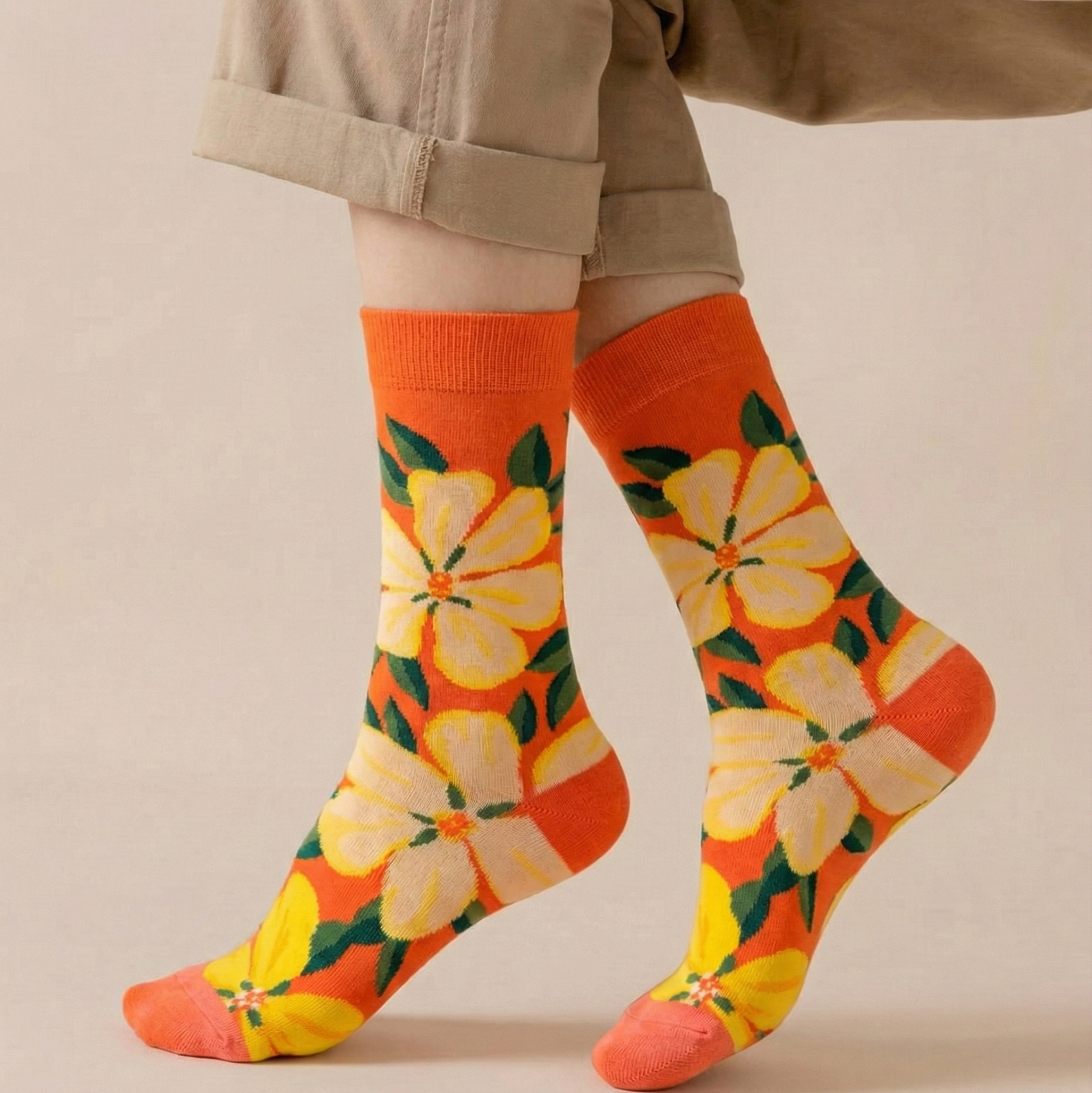 جوارب الورد الاصفر