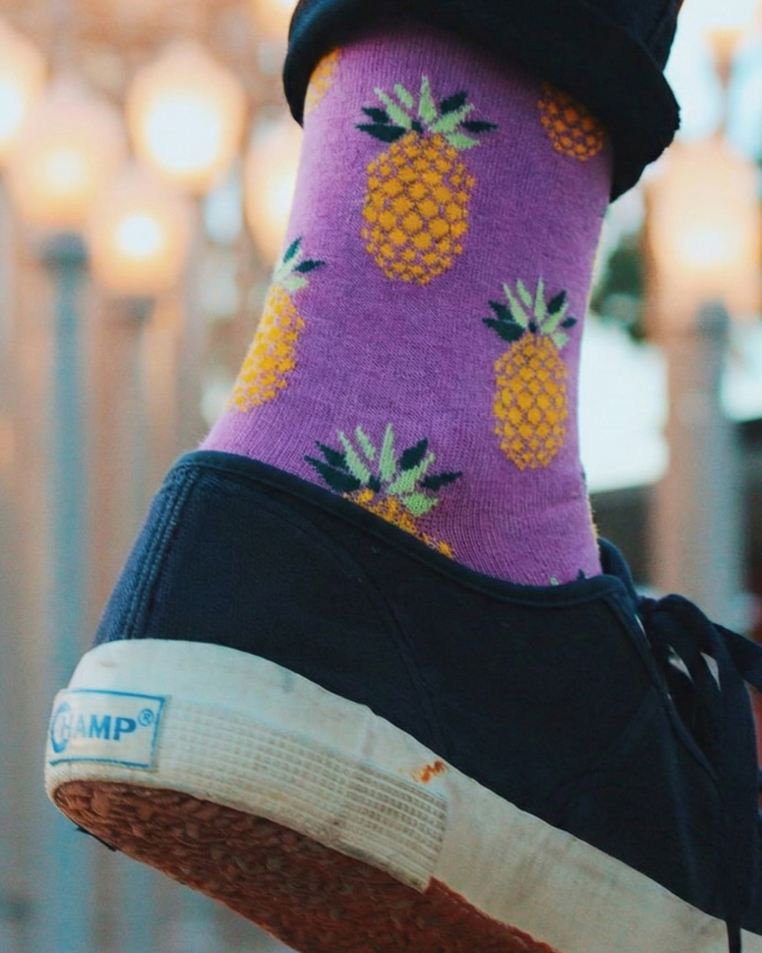 جوارب الأناناس البنفسجي